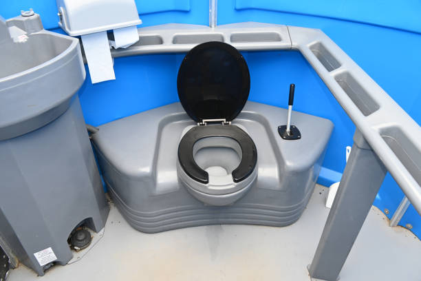 Best Portable restroom trailer rental  in Fallsburg, NY
